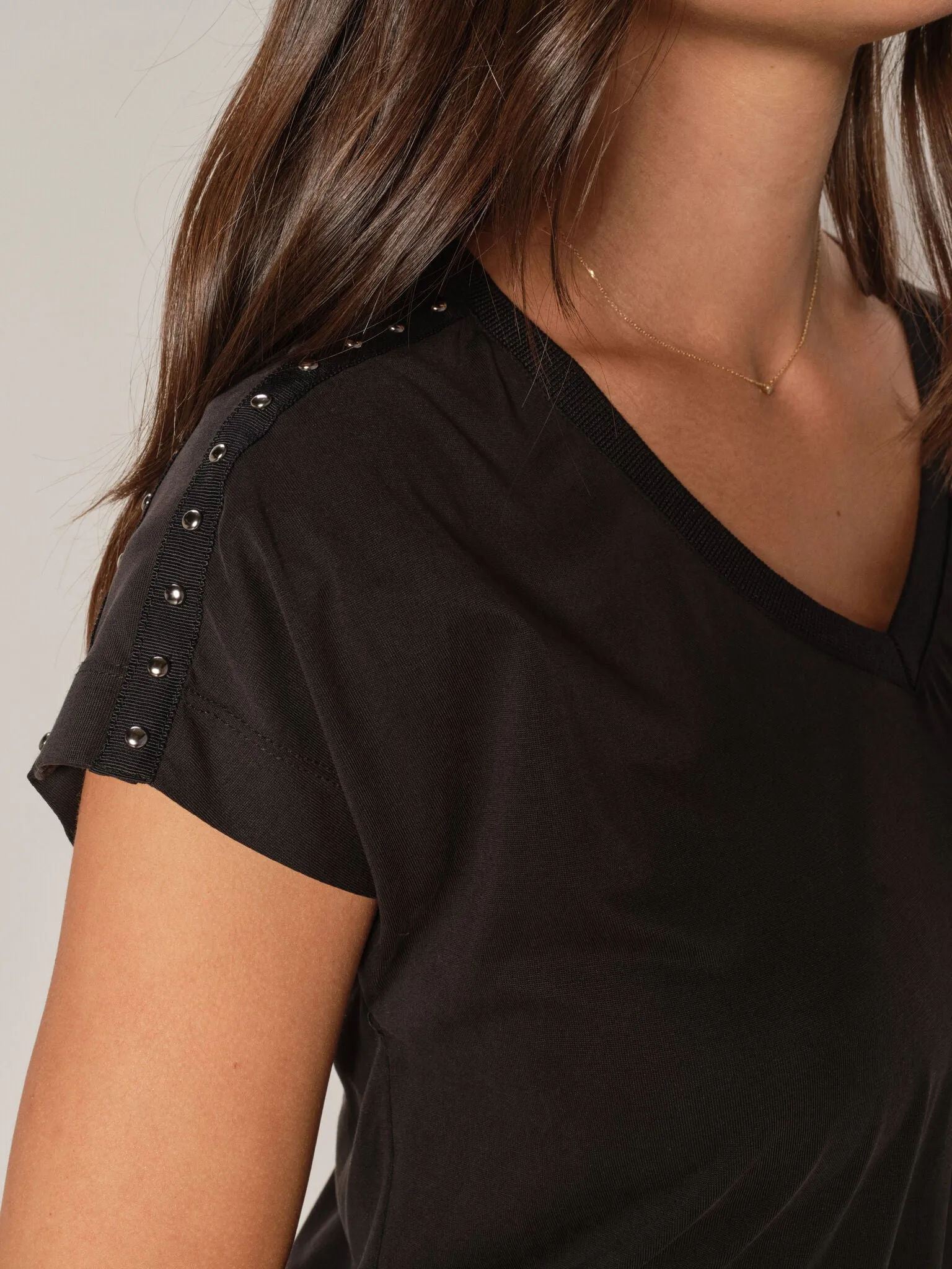 MMNarelle V-Neck Stud Tee