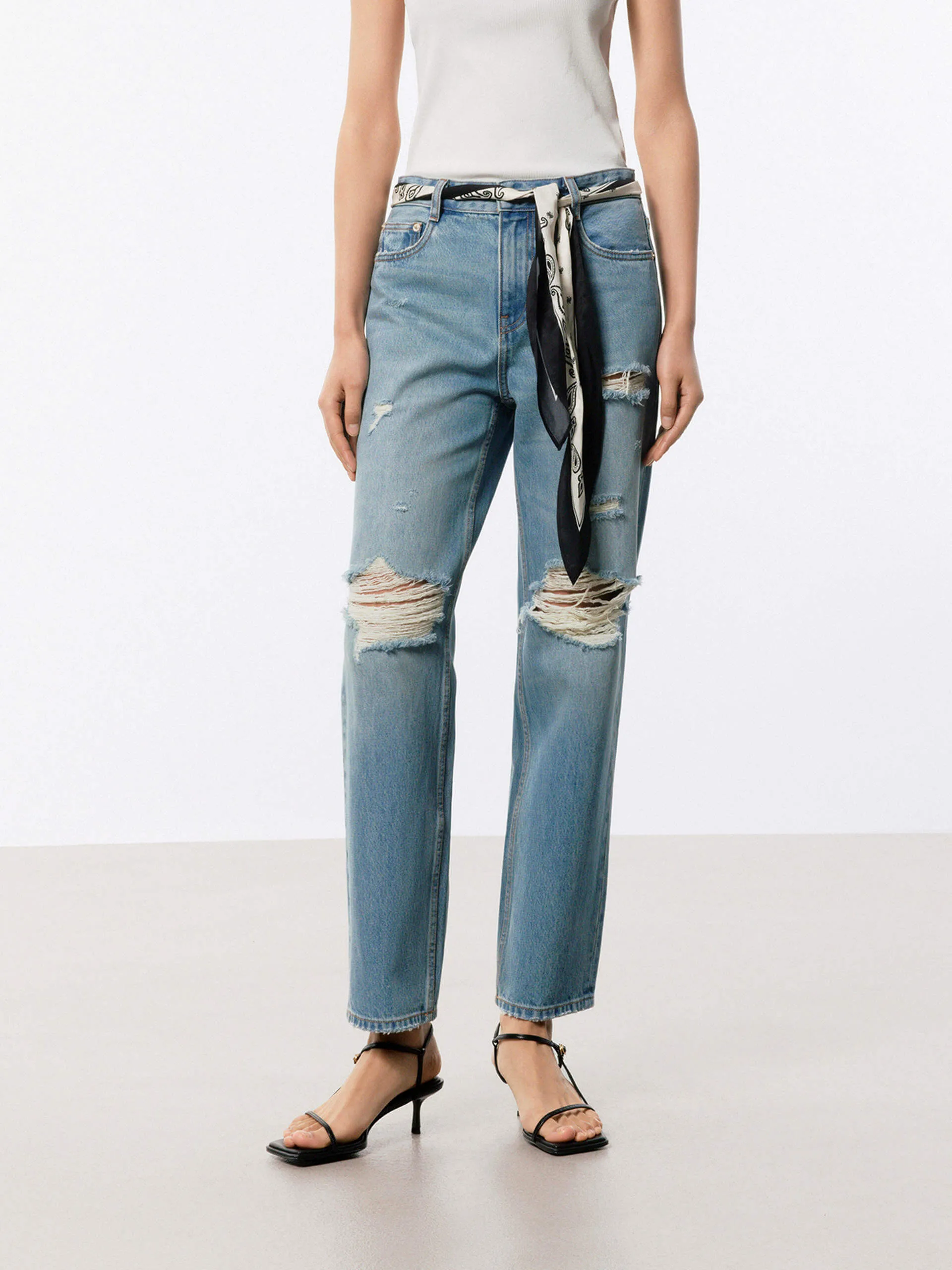 Ripped Detail Ankle Jeans