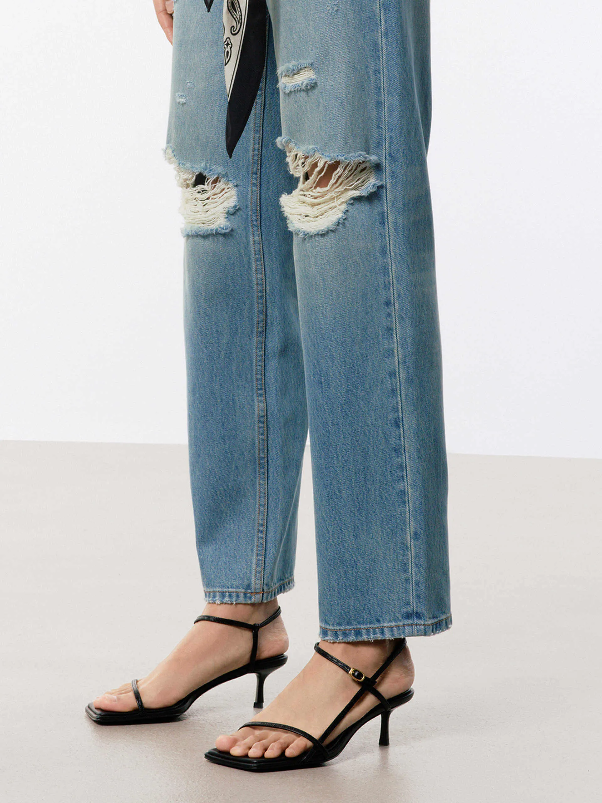 Ripped Detail Ankle Jeans